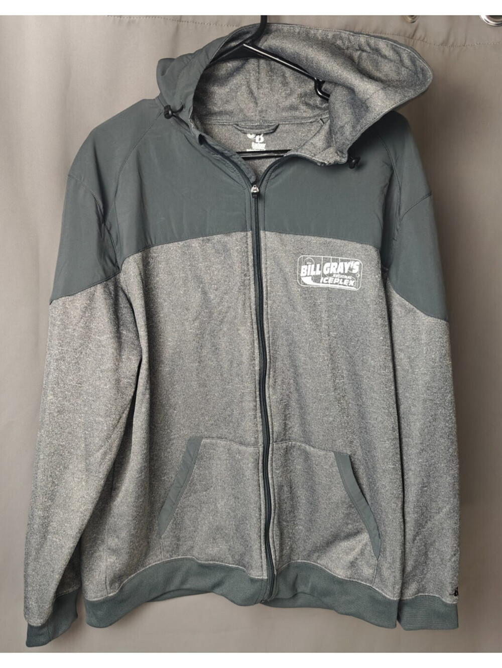 Badger Sport jacket is a grey, large-sized zip-up